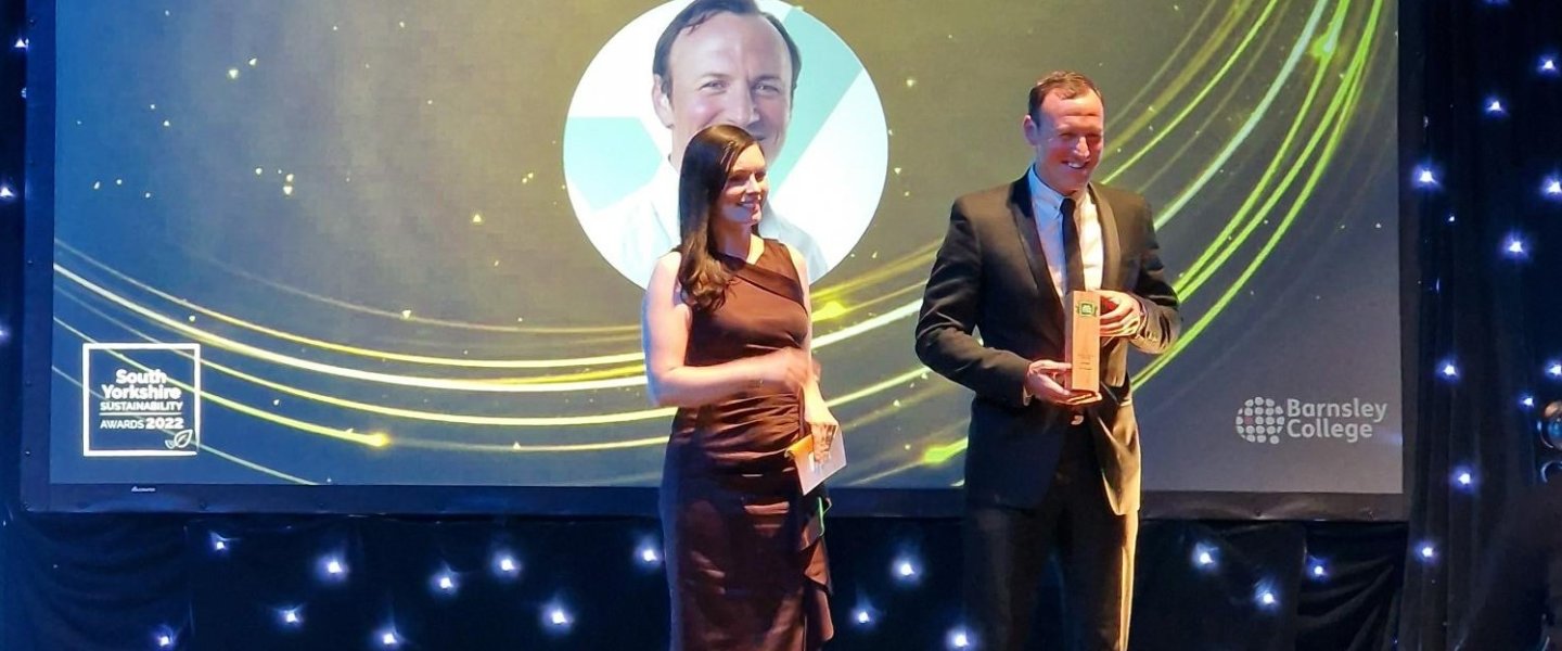 Tom Rumboll, CEO of Synetiq Ltd and Barnsley College’s Assistant Principal for Teaching and Learning, Rachel James at The South Yorkshire Sustainability Awards 2022